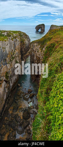 Villahormes Cliffs und Canyon, Spanien. Stockfoto