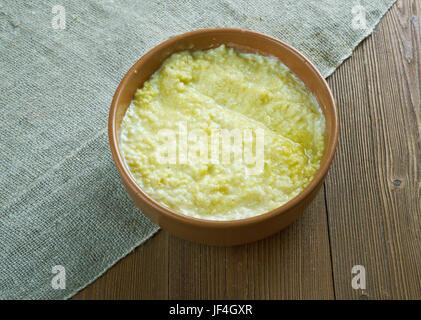 Millet Porridge mit Kürbis Stockfoto