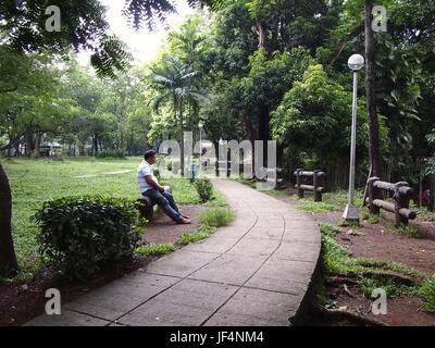 QUEZON CITY, Philippinen - 26. Juni 2017: Sehenswürdigkeiten und Szenen innerhalb der Ninoy Aquino Parks and Wildlife Center. Stockfoto