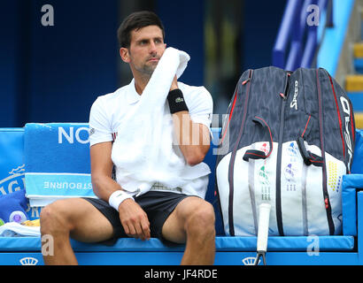 Eastbourne, Vereinigtes Königreich. 28. Juni 2017. Novak Djokovic Serbien in seinem Match gegen Vasek Pospisil von Kanada Tag vier von Aegon International Eastbourne am 28. Juni 2017 in Eastbourne, England Credit: Paul Terry Foto/Alamy Live News Stockfoto