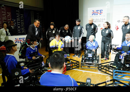 Tokio, Japan. JIFF verkündet gleich 7 Organisation einheitliche. 29. Juni 2017. Kozo Tashim, Japan Powerchair Footballjapan Teamgruppe Fußball: Pressekonferenz von Japan Inclusive Football Federation (JIFF) JFA House in Tokio, Japan. JIFF verkündet gleich 7 Organisation einheitliche. Bildnachweis: Yohei Osada/AFLO SPORT/Alamy Live-Nachrichten Stockfoto