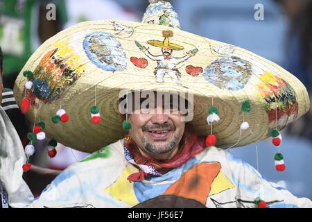 Sotschi, Russland. 29. Juni 2017. Mexikos Fans während das Halbfinale des Confederations Cup zwischen Deutschland und Mexiko im Fisht Stadion in Sotschi, Russland, 29. Juni 2017. Foto: Marius Becker/Dpa/Alamy Live News Stockfoto