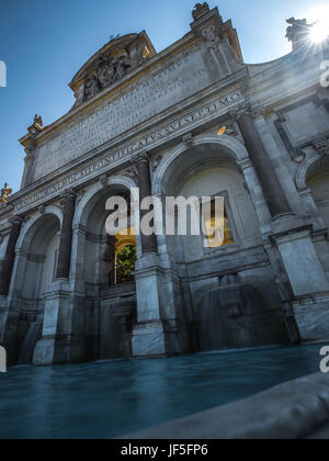 Fontana Acqua Paola auch bekannt als Il Fontanone ("der große Brunnen") befindet sich auf dem Gianicolo-Hügel in Rom, Italien Stockfoto