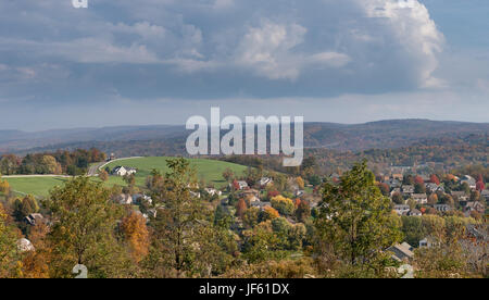 Moderne Einfamilienhäuser in Morgantown WV Stockfoto