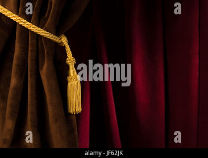 Rot und Braun theater Vorhang Stockfoto