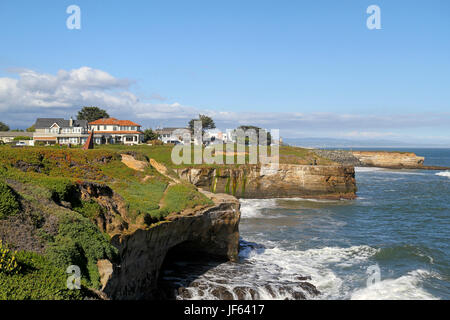 Blick vom Weg entlang West Cliff Drive, Santa Cruz, Kalifornien, USA, Nordamerika Stockfoto