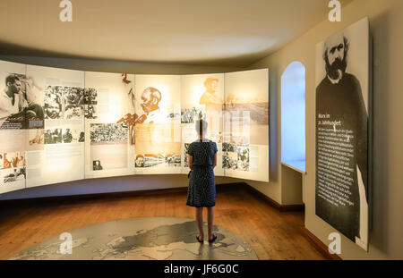 Ausstellungsraum in der Karl-Marx-Haus, Geburtsort von Karl Marx, Trier, Rheinland-Pfalz, Deutschland, Europa, Ausstellungsraum Im Karl-Marx-Haus, Gebu Stockfoto