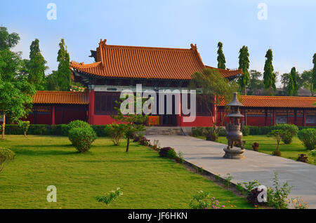 Traditionellen chinesischen buddhistischen Tempel in Lumbini, Nepal - Geburtsort von Buddha Stockfoto