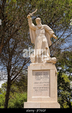 Muhraka Kloster, Dalyat al-Karmel, Israel: Statue des Kampfes zwischen Propheten Elija und die Propheten von den Ba'al. Stockfoto