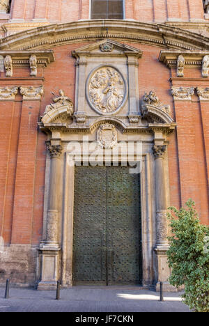 Tür der Kirche Santo Tomas in Valencia, Spanien Stockfoto