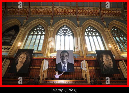 PABest Finale Anpassungen werden auf die erste Kunstausstellung in St. Cuthbert Kapelle am Ushaw in Durham, sechs zwei Meter hohe Wandteppich Porträts von hyper-realistischen Amerikaners Chuck Close kuratiert werden. Stockfoto