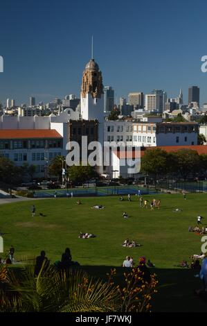 Impressionen aus der Dolores Park in San Francisco vom 1. Mai 2017, Kalifornien USA Stockfoto