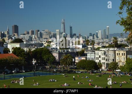 Impressionen aus der Dolores Park in San Francisco vom 1. Mai 2017, Kalifornien USA Stockfoto