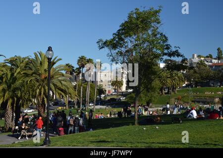 Impressionen aus der Dolores Park in San Francisco vom 1. Mai 2017, Kalifornien USA Stockfoto