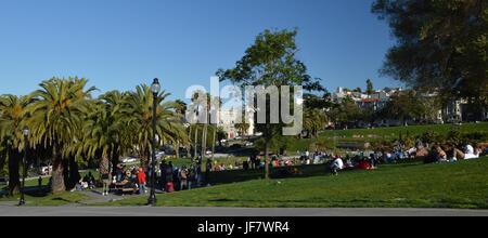 Impressionen aus der Dolores Park in San Francisco vom 1. Mai 2017, Kalifornien USA Stockfoto