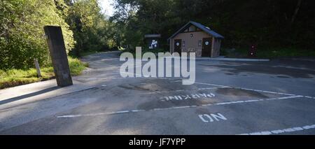 WC-Haus an der Frederick W. Panhorst Brücke, mehr allgemein bekannt als die russische Gulch Brücke in Mendocino vom 29. April 2017, Kalifornien USA Stockfoto