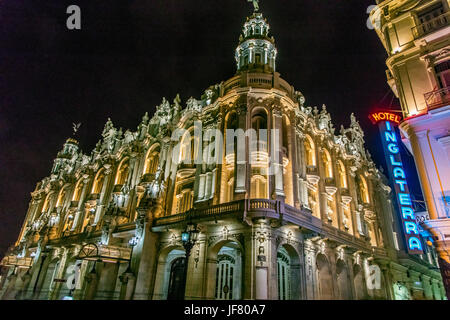 Die GRAND TEATRO DE HABANA ist eines der Wahrzeichen entlang des PASEO DE MARTI (PRADO) - Havanna, Kuba Stockfoto