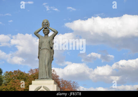 Denkmal für Jacinto Benavente in Buen Retiro Park in Madrid, Spanien Stockfoto