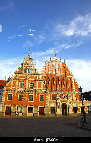 Haus der Schwarzhäupter befindet sich auf dem Rathausplatz in der Altstadt der Stadt Riga, Lettland. Lettische Sehenswürdigkeit Stockfoto