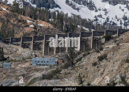 Gem Lake Dam besessen und durch Southern California Edison betrieben. In der Sierra Nevada backcountry oben Agnew See in Mono County California USA Stockfoto