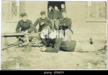 Mitrailleurs van Het 7de Linieregiment met Een Maxim Mitrailleur 31853706053 o Stockfoto