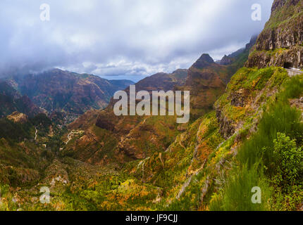 Bergblick - Madeira Portugal Stockfoto