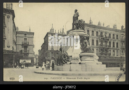 Valence - Monument Emile Augier, eine Hommage an den berühmten französischen Dramatiker, befindet sich am Boulevard in Valence, Frankreich Stockfoto