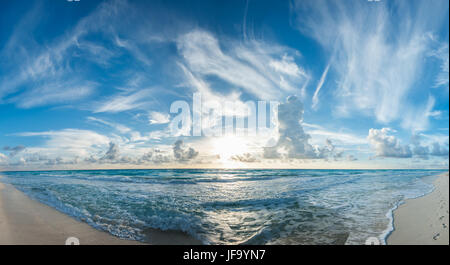 tropischer Strand panorama Stockfoto