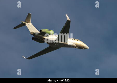 N259GA (Seriennummer 2059), eine IAI Gulfstream G280, Abfahrt Flughafen Prestwick International Airport auf einem Flug der Lieferung. Stockfoto