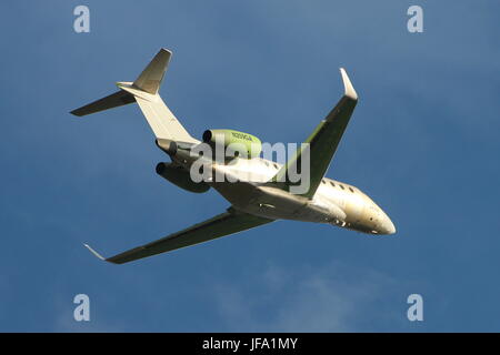 N259GA (Seriennummer 2059), eine IAI Gulfstream G280, Abfahrt Flughafen Prestwick International Airport auf einem Flug der Lieferung. Stockfoto