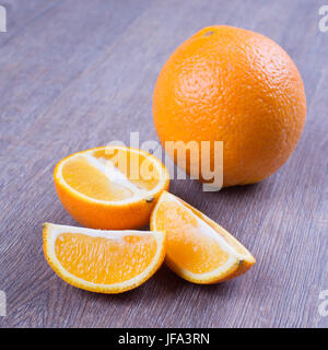 Orange Früchte auf den Tisch Stockfoto