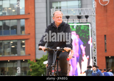 Manchester, UK. 29. Juni 2017. Ein Radfahrer, die Teilnahme an der Manchester International Festival, Piccadilly Gardens, Manchester, 29. Juni 2017 (C) Barbara Koch/Alamy Live News Bildnachweis: Barbara Koch/Alamy Live News Stockfoto