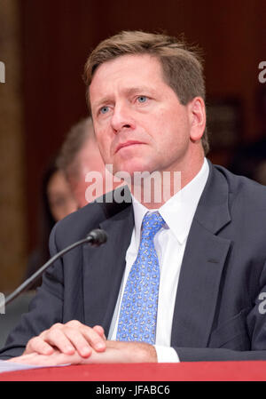 Washington, uns. 27. Juni 2017. Jay Clayton, Chairman, United States Securities And Exchange Commission bezeugt vor uns Senate Committee on Mittel Unterausschusses über Finanzdienstleistungen und gesamtstaatliche Anhörung vorgeschlagenen Haushaltsansätze und Rechtfertigung für das Geschäftsjahr 2018 für die SEC und CFTC auf dem Capitol Hill in Washington, DC auf Dienstag, 27. Juni 2017 zu prüfen. Bildnachweis: Ron Sachs/CNP - NO-Draht-SERVICE - Foto: Ron Sachs/Consolidated/Dpa/Alamy Live News Stockfoto