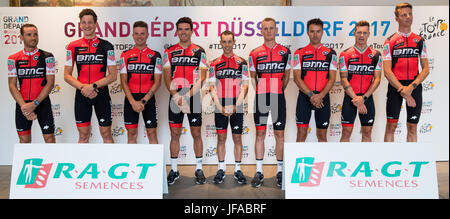 Düsseldorf, Deutschland. 29. Juni 2017. Das BMC Racing Team in Düsseldorf, 29. Juni 2017. Foto: Daniel Karmann/Dpa/Alamy Live News Stockfoto