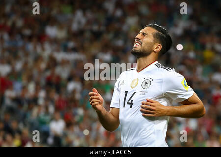 Deutschlands Emre Can reagiert nach einer verpassten Gelegenheit während der Konföderationen-Pokal-Halbfinale zwischen Deutschland und Mexiko im Fisht Stadion in Sotschi, Russland, 29. Juni 2017. Foto: Christian Charisius/dpa Stockfoto