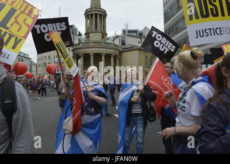 London, UK. 1. Juli 2017. Nicht einen Tag mehr März, Demonstration konservative Regierung des Vereinigten Königreichs und seiner Sparpolitik. Martin Kelly/Alamy Live-Nachrichten Stockfoto