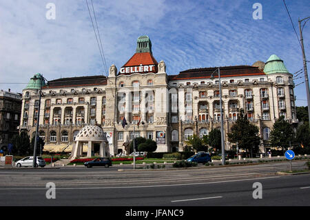 Fassade des Gellert Spa des Hotels & in Budapest. Aufnahme in Budapest, Ungarn, 2015. Stockfoto