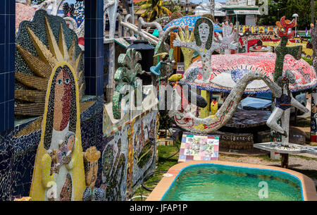 Der Künstler JOSE FUSTER ist verantwortlich für die unglaubliche Mosaik-Wunderland, bekannt als FUSTERLANDIA - Havanna, Kuba Stockfoto