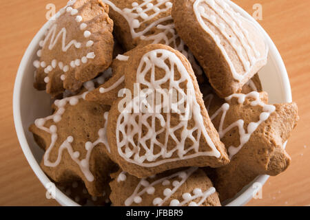 Schüssel mit Lebkuchen cookies Stockfoto