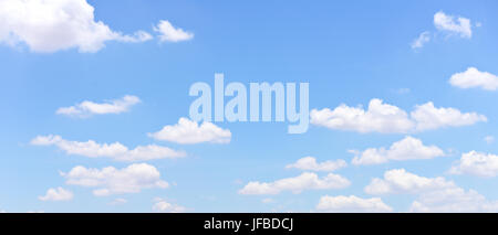 blauer Himmel Stockfoto