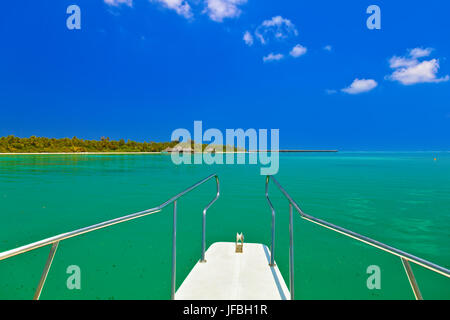 Tropische Insel und Boot Stockfoto