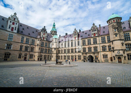 Innenhof in das Unesco Welt Kulturerbe Anblick Renaissance Schloss Kronborg, Helsingør, Dänemark Stockfoto