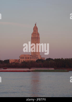 BATON ROUGE, LOUISIANA - 2013: Louisiana State Capitol Gebäude. Stockfoto