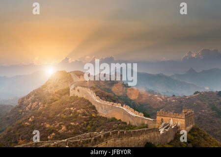 die große Mauer im Sonnenuntergang Stockfoto