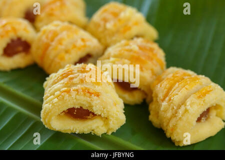 Traditionelle Cookies für Eid-Feier. Bild unscharf Stockfoto