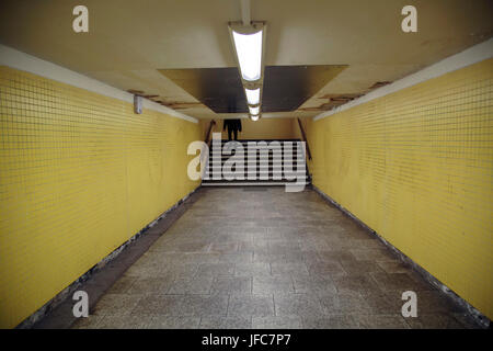 Unterführung im Zentrum von Berlin Stockfoto