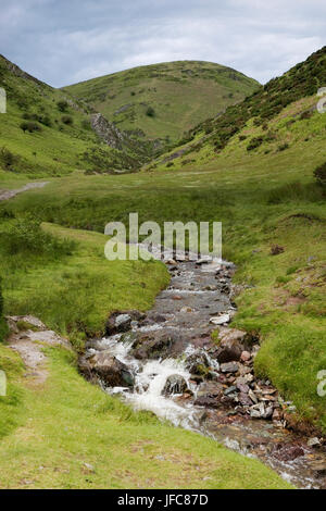 Kardieren, Mill Valley und Kalb Ridge, Long Mynd Shropshire: Bestandteil des National Trust Shropshire Hügel Area of Outstanding Natural Beauty Stockfoto