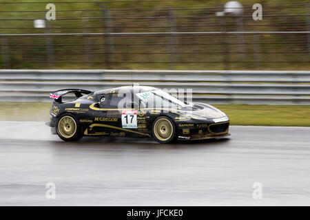 ZANDVOORT, Niederlande - 15 Juli: Melroy Heemskerk und Marth de Graaf Racing in den Lotus Evora GT4 während der HDI-Gerling-Dutch-GT-Meisterschaft ein Stockfoto