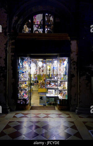 Curio Shoppe am Piazza San Marco. Stockfoto