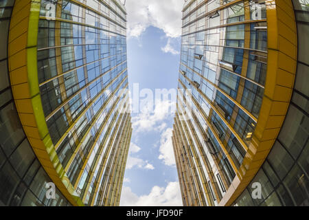 Modernes Gebäude, mit Fischaugenobjektiv Stockfoto